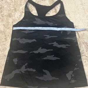 Athleta Racer Back Bra top Shirt Women's Large Built In Bra, No pads, Camo Black